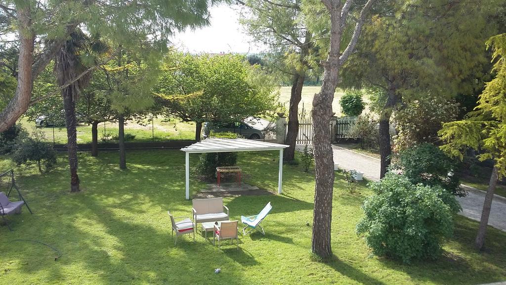 B&B Sotto Le Stelle Фано Екстер'єр фото
